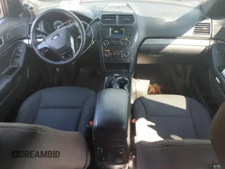 2017 Ford Police Interceptor Utility z VIN 1FM5K8AR1HGB82916, wystawiony jako Copart lot #56969985 z przebiegiem 123 811 mil mil oraz Szkoda całkowita • Salvage title. Historia ofert i sprzedaży dostępna na DreamBid. Obrazek 8.