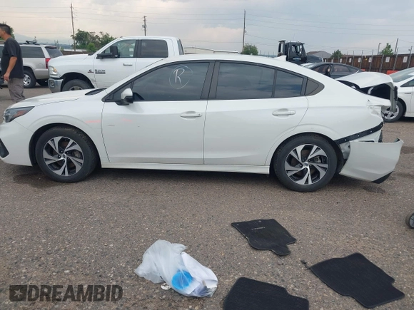 2024 Subaru Legacy Premium z VIN 4S3BWAD61R3005215, wystawiony jako IAAI lot #42633312 z przebiegiem 48 982 mil mil oraz . Historia ofert i sprzedaży dostępna na DreamBid. Obrazek 14.