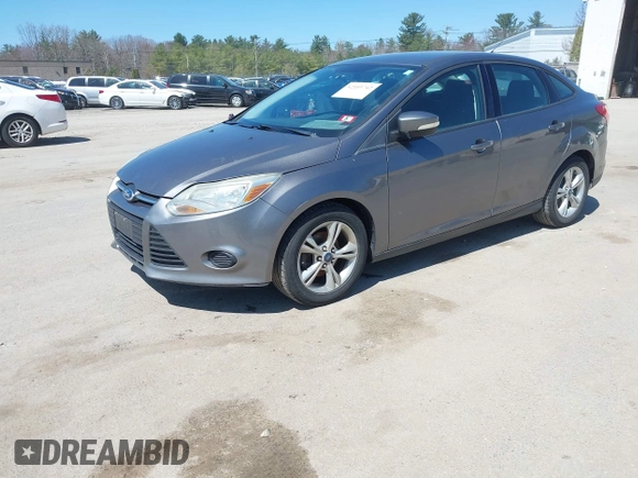 2013 Ford Focus SE with VIN 1FADP3F23DL355181, listed as a IAAI auction lot 42103742 with 171,594 mi miles. Bid and sale history available at carsss.com. Image 2.
