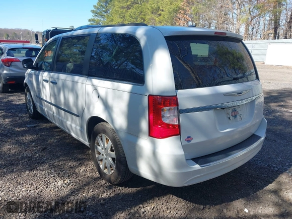 2015 Chrysler Town & Country Touring with VIN 2C4RC1BG4FR755536, listed as a IAAI auction lot 41769040 with 118,393 mi miles and . Bid and sale history available at DreamBid. Image 3.