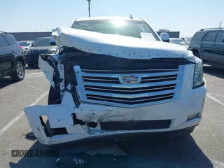 2017 Cadillac Escalade Platinum z VIN 1GYS4DKJ4HR223704, wystawiony jako IAAI lot #42303763 z przebiegiem 82 971 mil mil oraz . Historia ofert i sprzedaży dostępna na DreamBid. Obrazek 12.