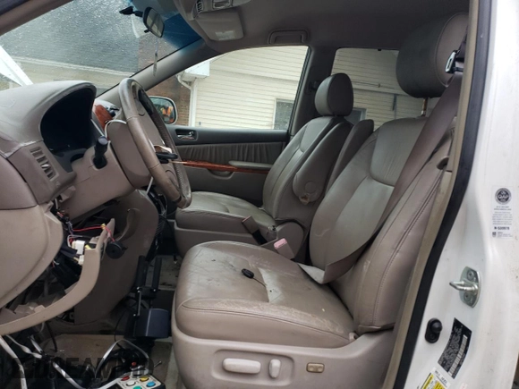 2008 Toyota Sienna XLE with VIN 5TDZK22C08S159324, listed as a Copart auction lot 84996164 with 133,119 mi miles and Clean Title. Bid and sale history available at carsss.com. Image 7.