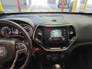 2015 Jeep Cherokee Sport with VIN 1C4PJMAB8FW685146, listed as a IAAI auction lot 42842417 with 130,325 mi miles and . Bid and sale history available at DreamBid. Image 37.