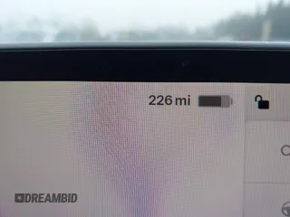 2024 Tesla Model Y Long Range z VIN 7SAYGDEE4RF014480, wystawiony jako IAAI lot #41979686 z przebiegiem 13 829 mil mil oraz . Historia ofert i sprzedaży dostępna na DreamBid. Obrazek 18.