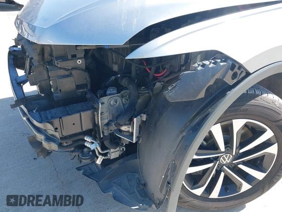2024 Volkswagen Tiguan S z VIN 3VVRB7AX0RM029581, wystawiony jako IAAI lot #41938762 z przebiegiem 26 129 mil mil oraz . Historia ofert i sprzedaży dostępna na DreamBid. Obrazek 18.