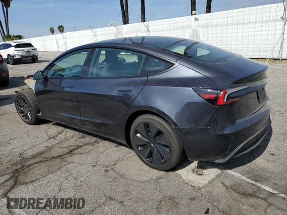 2024 Tesla Model 3 z VIN 5YJ3E1EA5RF857757, wystawiony jako Copart lot #45758385 z przebiegiem 5364 mil mil oraz Szkody całkowita. Historia ofert i sprzedaży dostępna na DreamBid. Obrazek 2.