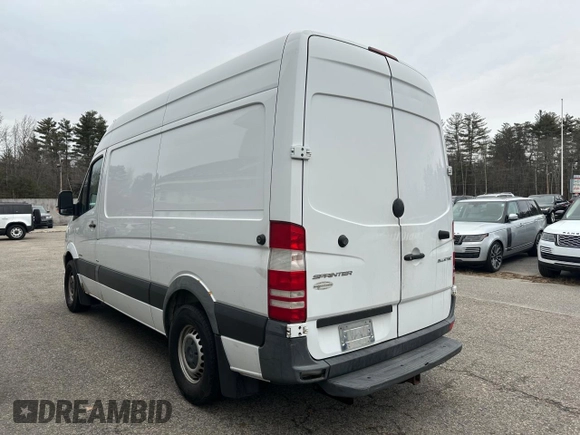 2014 Mercedes-Benz Sprinter with VIN WD3BE7DC7E5894980, listed as a Copart auction lot 85545514 with 402,335 mi miles and Clean Title. Bid and sale history available at DreamBid. Image 3.
