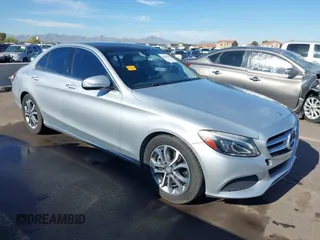 2015 Mercedes-Benz C 300 z VIN 55SWF4JB9FU093559, wystawiony jako IAAI lot #42084164 z przebiegiem 121 403 mil mil oraz . Historia ofert i sprzedaży dostępna na DreamBid. Obrazek 1.
