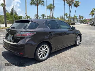 2012 Lexus CT 200h z VIN JTHKD5BH4C2062988, wystawiony jako Copart lot #58529705 z przebiegiem 153 672 mil mil oraz Tytuł czysty. Historia ofert i sprzedaży dostępna na DreamBid. Obrazek 4.