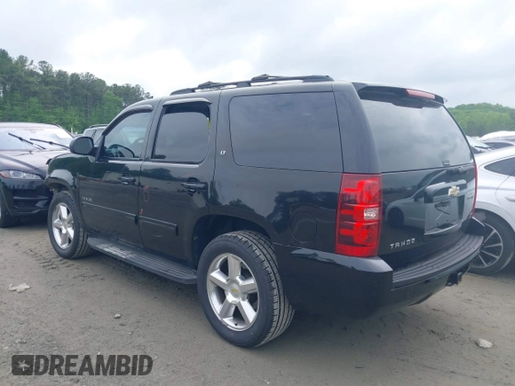2010 Chevrolet Tahoe LT z VIN 1GNMCBE38AR113187, wystawiony jako IAAI lot #42120278 z przebiegiem 190 030 mil mil oraz . Historia ofert i sprzedaży dostępna na DreamBid. Obrazek 14.