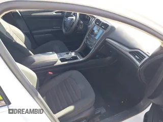 2019 Ford Fusion SE with VIN 3FA6P0H76KR261861, listed as a IAAI auction lot 41031650 with 132,040 mi miles. Bid and sale history available at carsss.com. Image 5.