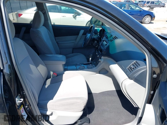 2013 Toyota Highlander with VIN 5TDZA3EH3DS035056, listed as a IAAI auction lot 41989698 with 161,956 mi miles and . Bid and sale history available at DreamBid. Image 5.