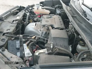 2018 Toyota RAV4 LE z VIN JTMZFREV4JJ188340, wystawiony jako IAAI lot #43209600 z przebiegiem 63 128 mil mil oraz . Historia ofert i sprzedaży dostępna na DreamBid. Obrazek 19.