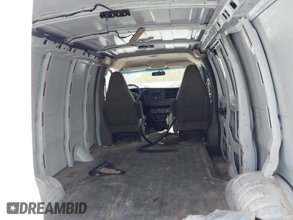 2018 Chevrolet Express Cargo Van with VIN 1GCWGAFP3J1270397, listed as a IAAI auction lot 41935825 with 1 mi miles. Bid and sale history available at carsss.com. Image 8.