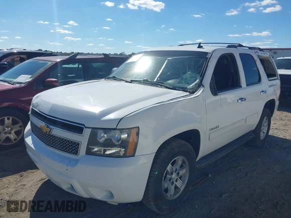 2012 Chevrolet Tahoe LS z VIN 1GNSCAE09CR289823, wystawiony jako IAAI lot #40632668 z przebiegiem 232 951 mil mil oraz . Historia ofert i sprzedaży dostępna na DreamBid. Obrazek 6.