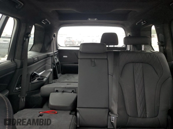 2024 BMW X7 xDrive40i z VIN 5UX23EM06R9S67707, wystawiony jako Copart lot #50916935 z przebiegiem 27 958 mil mil oraz Szkoda całkowita • Salvage title. Historia ofert i sprzedaży dostępna na DreamBid. Obrazek 10.