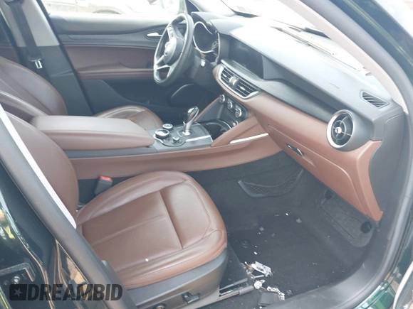 2018 Alfa Romeo Stelvio z VIN ZASFAKAN7J7B99545, wystawiony jako IAAI lot #42117271 z przebiegiem 49 368 mil mil oraz . Historia ofert i sprzedaży dostępna na DreamBid. Obrazek 5.