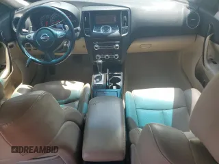 2014 Nissan Maxima SV z VIN 1N4AA5AP3EC443555, wystawiony jako Copart lot #52019515 z przebiegiem 117 521 mil mil oraz Czysty tytuł • Clean title. Historia ofert i sprzedaży dostępna na DreamBid. Obrazek 10.