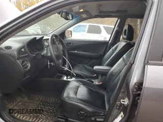 2006 Mitsubishi Outlander z VIN JA4LZ81F96U608731, wystawiony jako Copart lot #76981404 z przebiegiem 221 752 mil mil oraz Czysty tytuł • Clean title. Historia ofert i sprzedaży dostępna na DreamBid. Obrazek 7.