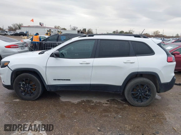 2023 Jeep Cherokee Altitude Lux with VIN 1C4PJMMB1PD110251, listed as a IAAI auction lot 41343772 with 33,182 mi miles. Bid and sale history available at carsss.com. Image 13.