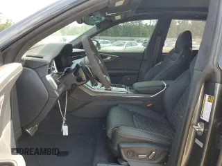 2023 Audi RS Q8 z VIN WU1ARBF17PD023514, wystawiony jako Copart lot #63190573 z przebiegiem 1682 mil mil oraz . Historia ofert i sprzedaży dostępna na DreamBid. Obrazek 7.