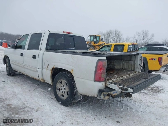 2006 Chevrolet Silverado 1500 LT1 with VIN 2GCEC13T361144888, listed as a IAAI auction lot 41284010 with 308,066 mi miles. Bid and sale history available at carsss.com. Image 3.