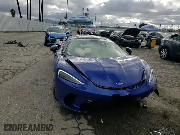2023 McLaren GT z VIN SBM22GCA9PW003039, wystawiony jako Copart lot #47143765 z przebiegiem 2775 mil mil oraz Szkody całkowita. Historia ofert i sprzedaży dostępna na DreamBid. Obrazek 10.