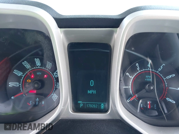 2011 Chevrolet Camaro 2LS z VIN 2G1FA1ED0B9157330, wystawiony jako IAAI lot #41970306 z przebiegiem 179 262 mil mil oraz . Historia ofert i sprzedaży dostępna na DreamBid. Obrazek 7.
