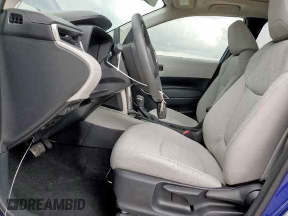 2024 Toyota Corolla Cross LE with VIN 7MUBAABG4RV092431, listed as a Copart auction lot 63900135 with 4,641 mi miles and Salvage title. Bid and sale history available at DreamBid. Image 7.