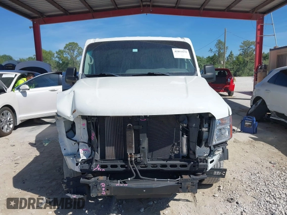 2017 Nissan NV Cargo S z VIN 1N6BF0KM7HN808851, wystawiony jako IAAI lot #41853575 z przebiegiem 93 893 mil mil oraz . Historia ofert i sprzedaży dostępna na DreamBid. Obrazek 12.