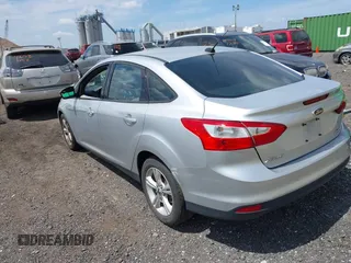 2013 Ford Focus SE with VIN 1FADP3F28DL307076, listed as a IAAI auction lot 42098620 with 182,555 mi miles. Bid and sale history available at carsss.com. Image 3.