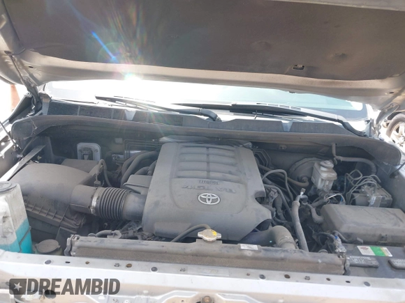 2016 Toyota Tundra SR z VIN 5TFRM5F1XGX099453, wystawiony jako IAAI lot #42492840 z przebiegiem 54 060 mil mil oraz . Historia ofert i sprzedaży dostępna na DreamBid. Obrazek 10.