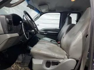 2005 Ford F-350 XL z VIN 1FTWX31P55EC91379, wystawiony jako Copart lot #47813565 z przebiegiem 142 729 mil mil oraz Szkoda całkowita • Salvage title. Historia ofert i sprzedaży dostępna na DreamBid. Obrazek 7.