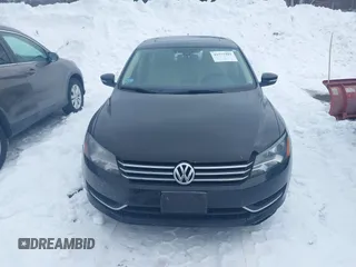 2013 Volkswagen Passat SE z VIN 1VWBP7A39DC047714, wystawiony jako IAAI lot #41577301 z przebiegiem 162 164 mil mil oraz . Historia ofert i sprzedaży dostępna na DreamBid. Obrazek 12.