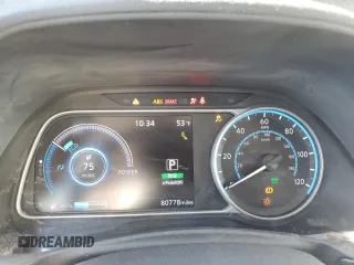 2018 Nissan LEAF S z VIN 1N4AZ1CPXJC314804, wystawiony jako Copart lot #54184945 z przebiegiem 80 778 mil mil oraz Szkody całkowita. Historia ofert i sprzedaży dostępna na DreamBid. Obrazek 9.