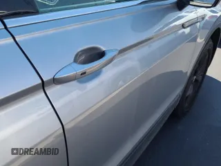 2024 Volkswagen Tiguan SE с VIN 3VV3B7AX9RM106728, выставлен на аукционе IAAI как лот 42845194 с пробегом 23 946 миль миль и . История ставок и продаж доступна на DreamBid. Изображение 26.