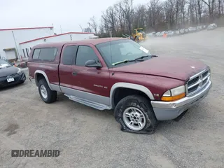 2000 Dodge Dakota Sport with VIN 1B7GG22N4YS709948, listed as a IAAI auction lot 41714352 with 1 mi miles. Bid and sale history available at carsss.com. Image 1.