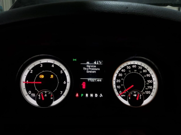 2016 Ram 1500 Express z VIN 3C6RR7KT3GG158889, wystawiony jako Copart lot #47772495 z przebiegiem 77 227 mil mil oraz Szkoda całkowita • Salvage title. Historia ofert i sprzedaży dostępna na DreamBid. Obrazek 9.