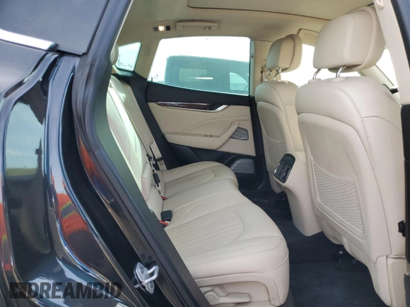 2019 Maserati Levante GranLusso z VIN ZN661XUL8KX337416, wystawiony jako Copart lot #73306924 z przebiegiem 43 891 mil mil oraz Tytuł czysty. Historia ofert i sprzedaży dostępna na DreamBid. Obrazek 9.