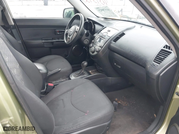 2011 Kia Soul + with VIN KNDJT2A25B7235950, listed as a IAAI auction lot 41378923 with 191,116 mi miles. Bid and sale history available at carsss.com. Image 5.