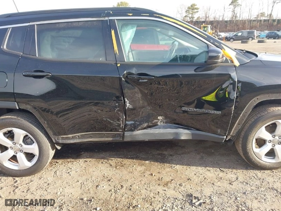 2019 Jeep Compass Latitude with VIN 3C4NJDBB9KT828935, listed as a IAAI auction lot 41865492 with 102,744 mi miles. Bid and sale history available at carsss.com. Image 6.