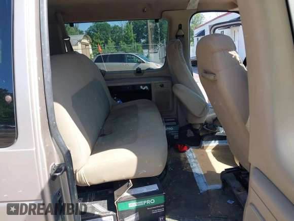 2001 Ford Econoline Passenger XL with VIN 1FMRE11L31HB54160, listed as a IAAI auction lot 42541595 with 275,169 mi miles and . Bid and sale history available at DreamBid. Image 8.