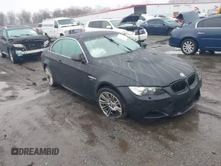 2011 BMW M3 with VIN WBSDX9C56BE784093, listed as a IAAI auction lot 41564377 with 1 mi miles. Bid and sale history available at carsss.com. Image 1.