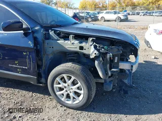 2016 Jeep Cherokee Latitude with VIN 1C4PJMCS1GW188728, listed as a IAAI auction lot 40656265 with 91,002 mi miles and . Bid and sale history available at DreamBid. Image 19.