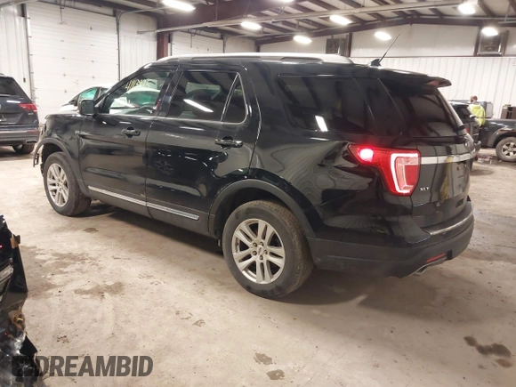 2018 Ford Explorer XLT z VIN 1FM5K8D87JGC82785, wystawiony jako IAAI lot #41113925 z przebiegiem 90 780 mil mil oraz . Historia ofert i sprzedaży dostępna na DreamBid. Obrazek 3.
