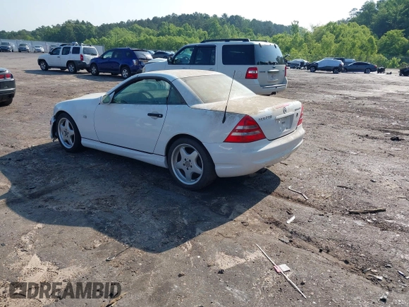1999 Mercedes-Benz SLK-Class with VIN WDBKK47F1XF086364, listed as a IAAI auction lot 42124466 with 177,104 mi miles. Bid and sale history available at carsss.com. Image 3.