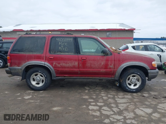 2000 Ford Explorer XLT with VIN 1FMZU73E6YZB45770, listed as a IAAI auction lot 41658999 with 227,802 mi miles and . Bid and sale history available at DreamBid. Image 14.