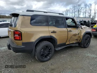 2024 Toyota Land Cruiser z VIN JTEABFAJ8RK010961, wystawiony jako Copart lot #45733885 z przebiegiem 3 013 mil mil oraz Szkoda całkowita • Salvage title. Historia ofert i sprzedaży dostępna na DreamBid. Obrazek 3.