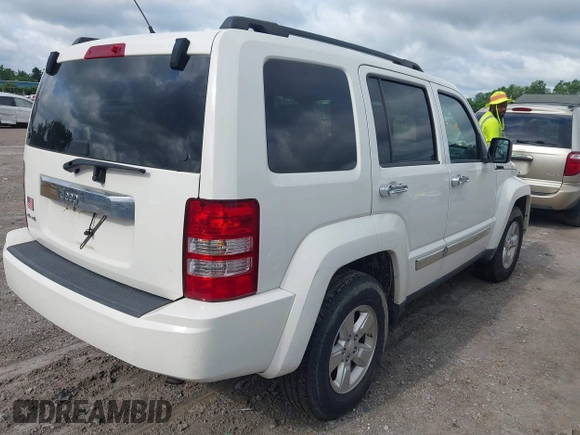 2010 Jeep Liberty Sport z VIN 1J4PN2GKXAW113367, wystawiony jako IAAI lot #42743577 z przebiegiem 118 063 mil mil oraz . Historia ofert i sprzedaży dostępna na DreamBid. Obrazek 4.