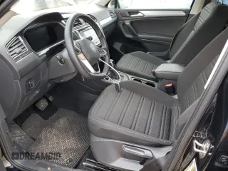 2023 Volkswagen Tiguan S z VIN 3VVRB7AX2PM038005, wystawiony jako Copart lot #43600715 z przebiegiem 23 498 mil mil oraz Szkoda całkowita • Salvage title. Historia ofert i sprzedaży dostępna na DreamBid. Obrazek 7.
